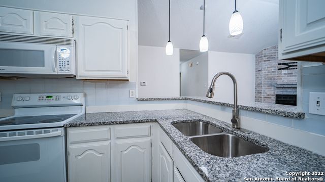 Image 19 of 45 For 9410 Woodland Hills