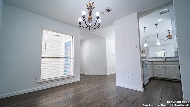 Image 21 of 45 For 9410 Woodland Hills