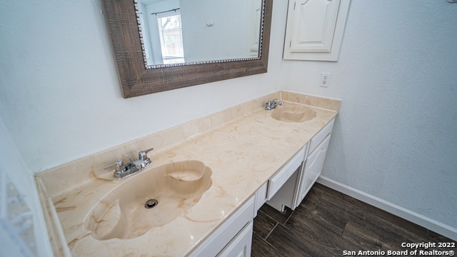 Image 28 of 45 For 9410 Woodland Hills