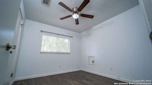Image 32 of 45 For 9410 Woodland Hills