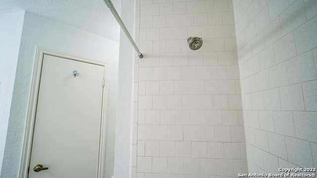 Image 37 of 45 For 9410 Woodland Hills