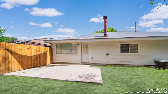 Image 40 of 45 For 9410 Woodland Hills