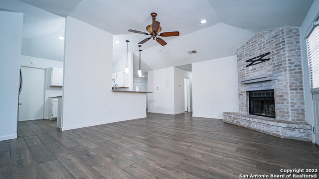 Image 5 of 45 For 9410 Woodland Hills
