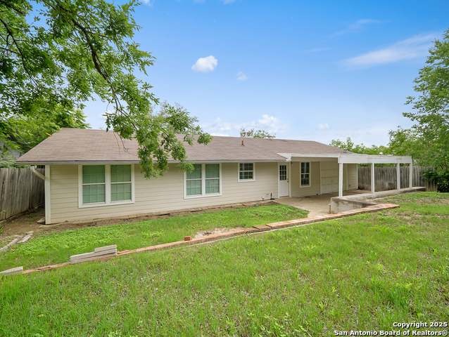 Listing photo id 16 for 3354 Bob Billa