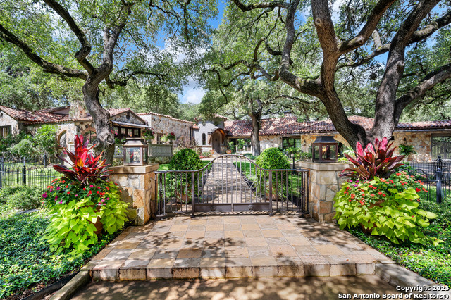 Details for 220 School Street N, Boerne, TX 78006