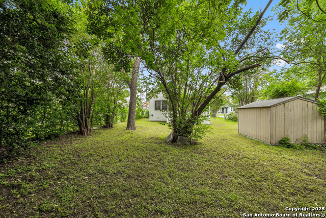 Image 18 of 20 For 3403 Travis W