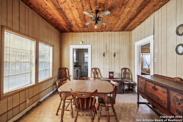 Image 9 of 20 For 3403 Travis W