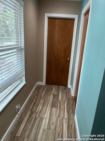 Image 21 of 34 For 707 Faurie Road