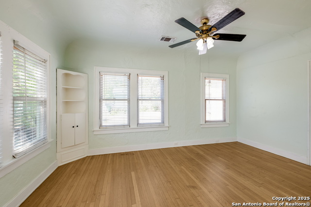 Image 18 of 32 For 1303 Hicks Avenue