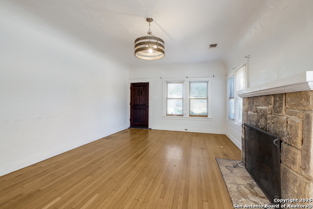 Image 9 of 32 For 1303 Hicks Avenue
