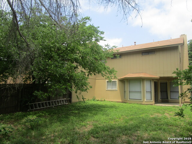 Listing photo id 13 for 9844 Ardash