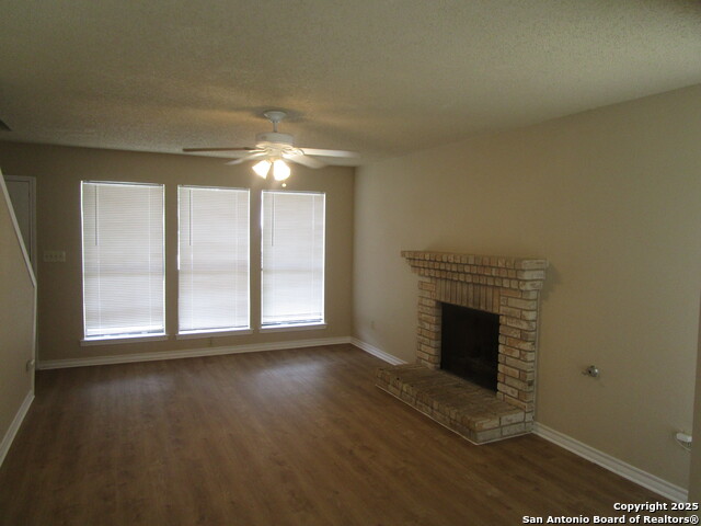 Listing photo id 0 for 9844 Ardash