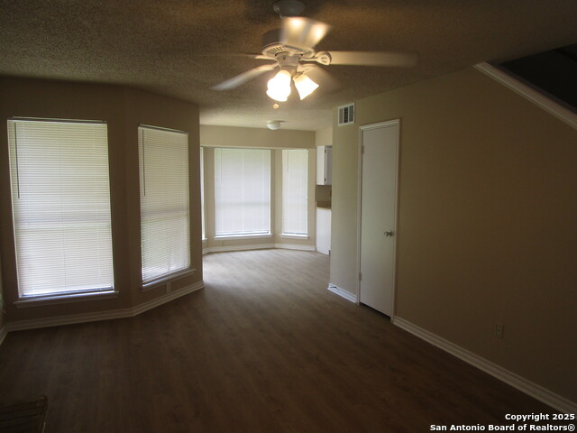 Listing photo id 1 for 9844 Ardash