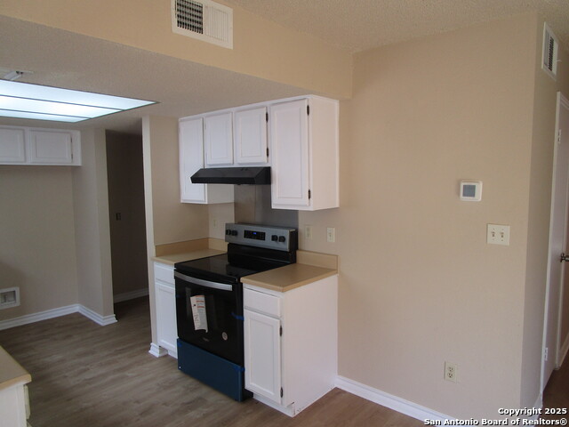 Listing photo id 3 for 9844 Ardash