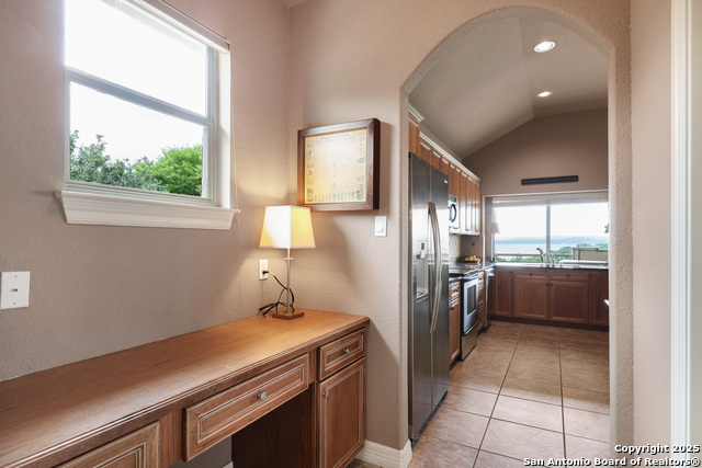 Image 21 of 36 For 1298 Oakridge Lane
