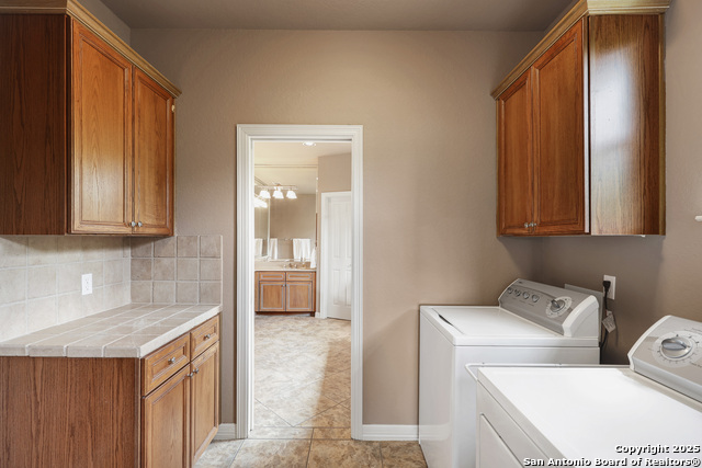Image 22 of 36 For 1298 Oakridge Lane