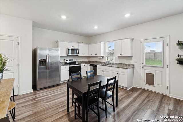 Image 13 of 40 For 5639 Pearl Meadow