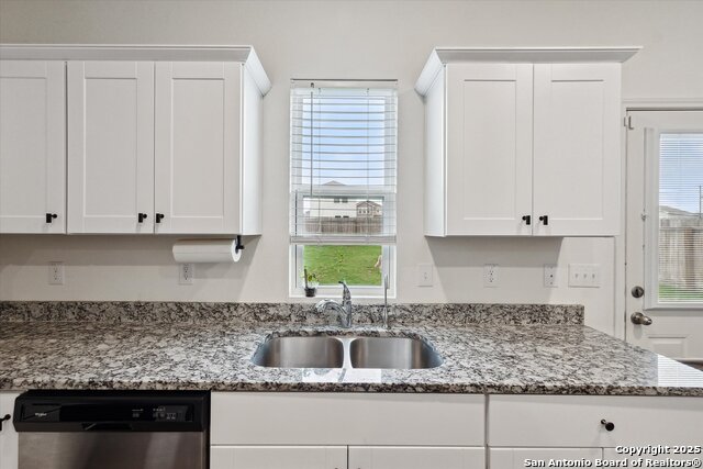 Image 16 of 40 For 5639 Pearl Meadow