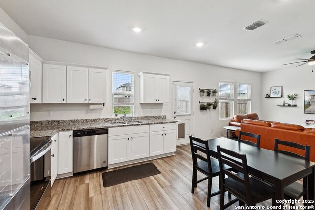 Image 17 of 40 For 5639 Pearl Meadow
