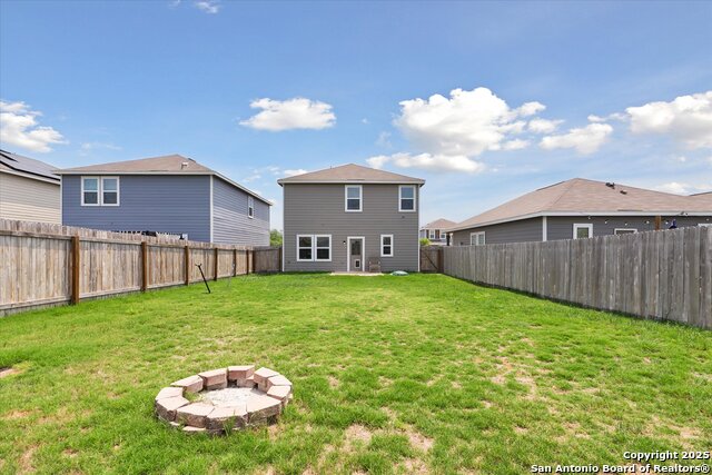 Image 33 of 40 For 5639 Pearl Meadow