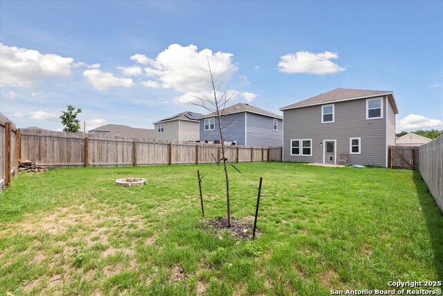 Image 34 of 40 For 5639 Pearl Meadow