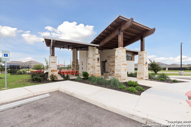 Image 35 of 40 For 5639 Pearl Meadow