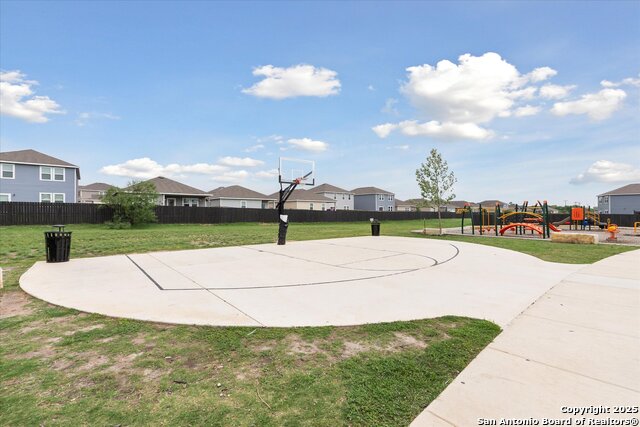Image 36 of 40 For 5639 Pearl Meadow