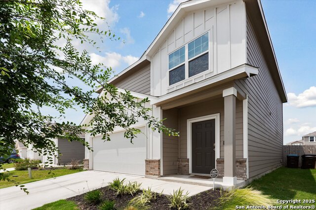 Image 4 of 40 For 5639 Pearl Meadow