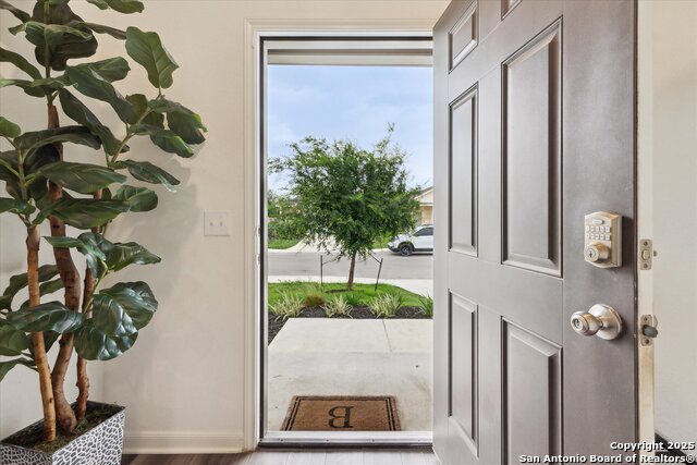 Image 6 of 40 For 5639 Pearl Meadow