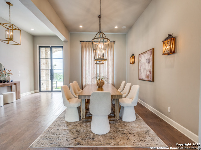 Listing photo id 8 for 1410 Burgundy
