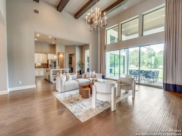 Listing photo id 16 for 1410 Burgundy