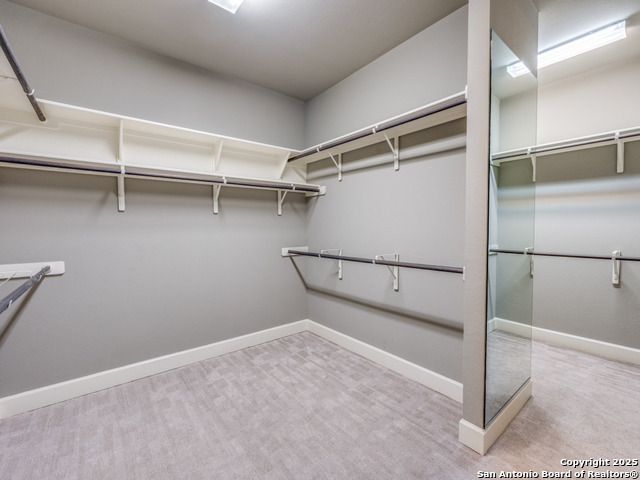 Listing photo id 27 for 1410 Burgundy