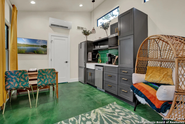 Listing photo id 9 for 3403 Fm 2325