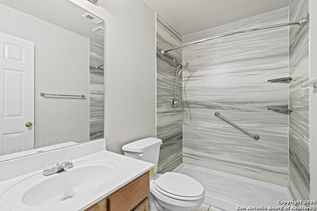 Listing photo id 9 for 3508 Hamilton Pl