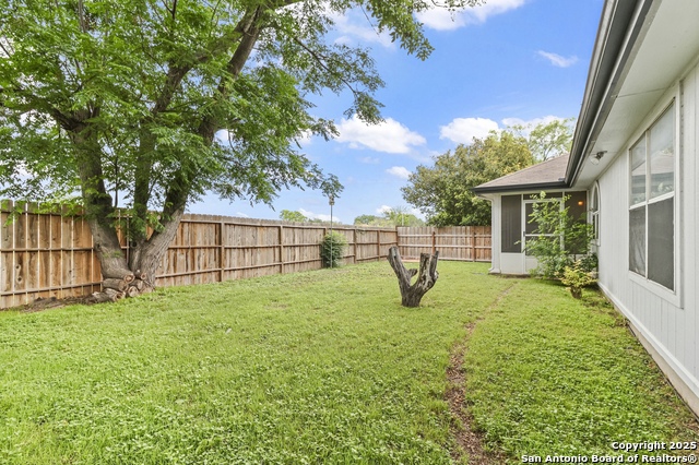 Listing photo id 23 for 3508 Hamilton Pl