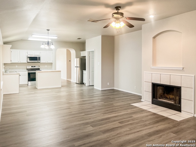 Listing photo id 6 for 3508 Hamilton Pl