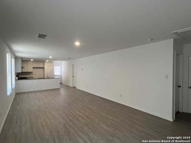 Listing photo id 2 for 8823 Astral Place