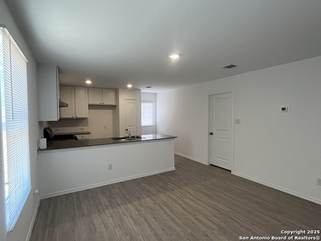 Listing photo id 4 for 8823 Astral Place