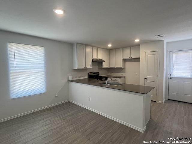 Listing photo id 5 for 8823 Astral Place