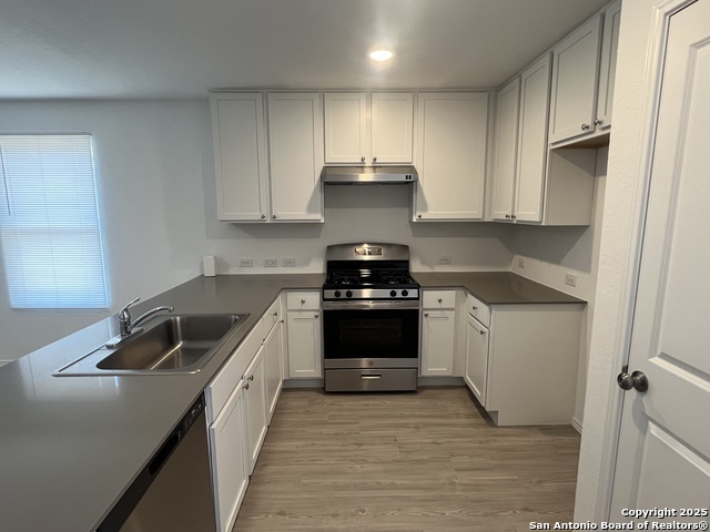 Listing photo id 6 for 8823 Astral Place