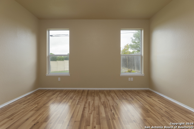 Image 11 of 31 For 13227 Sunrise Wood