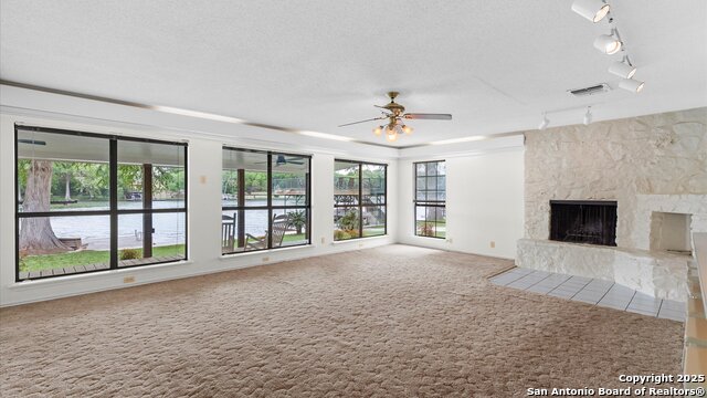 Listing photo id 8 for 1309 Zipp Rd E
