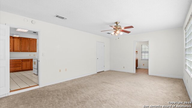 Listing photo id 10 for 1309 Zipp Rd E