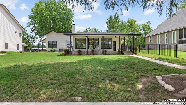 Listing photo id 21 for 1309 Zipp Rd E