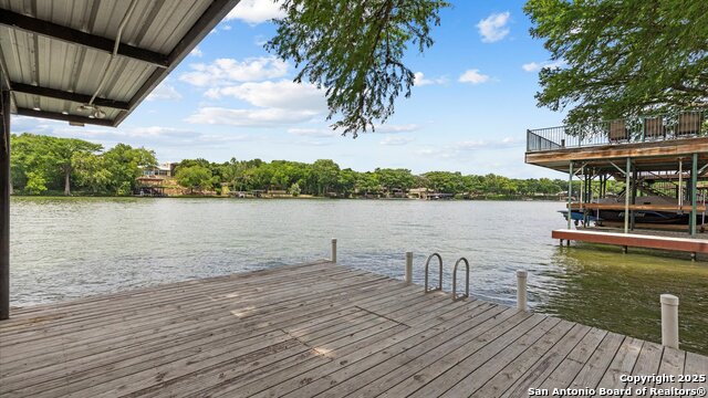 Listing photo id 22 for 1309 Zipp Rd E