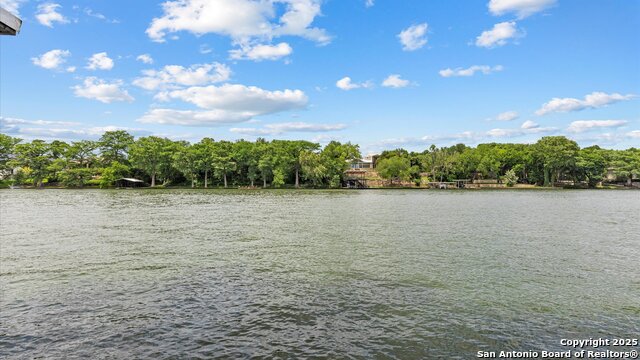 Listing photo id 23 for 1309 Zipp Rd E