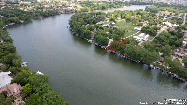 Listing photo id 27 for 1309 Zipp Rd E