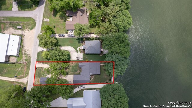 Listing photo id 32 for 1309 Zipp Rd E