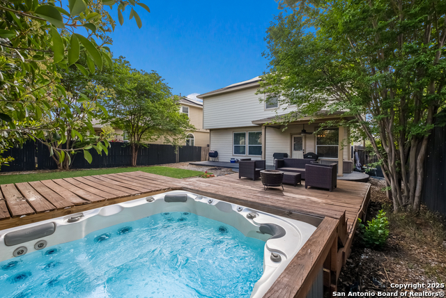 Image 26 of 29 For 21646 Seminole Oaks
