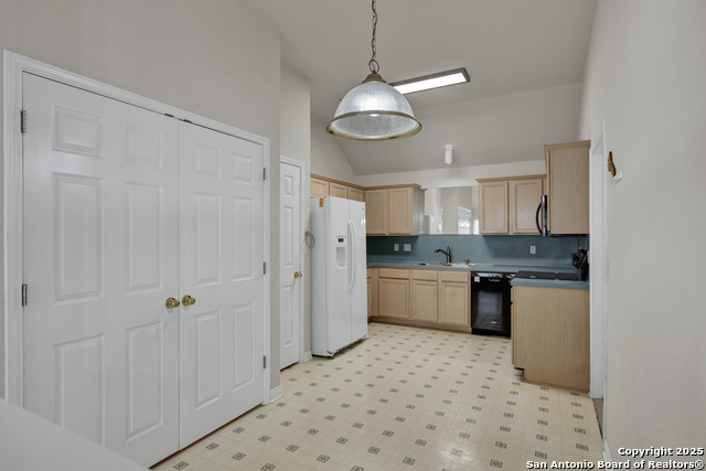 Image 8 of 26 For 2121 Keystone